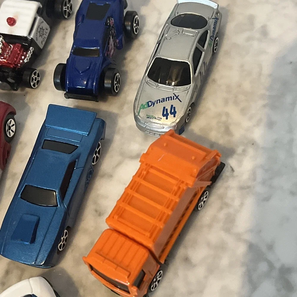 Lot of 16 Diecast Toy Cars Hot Wheels Matchbox Mixed Vehicles Loose